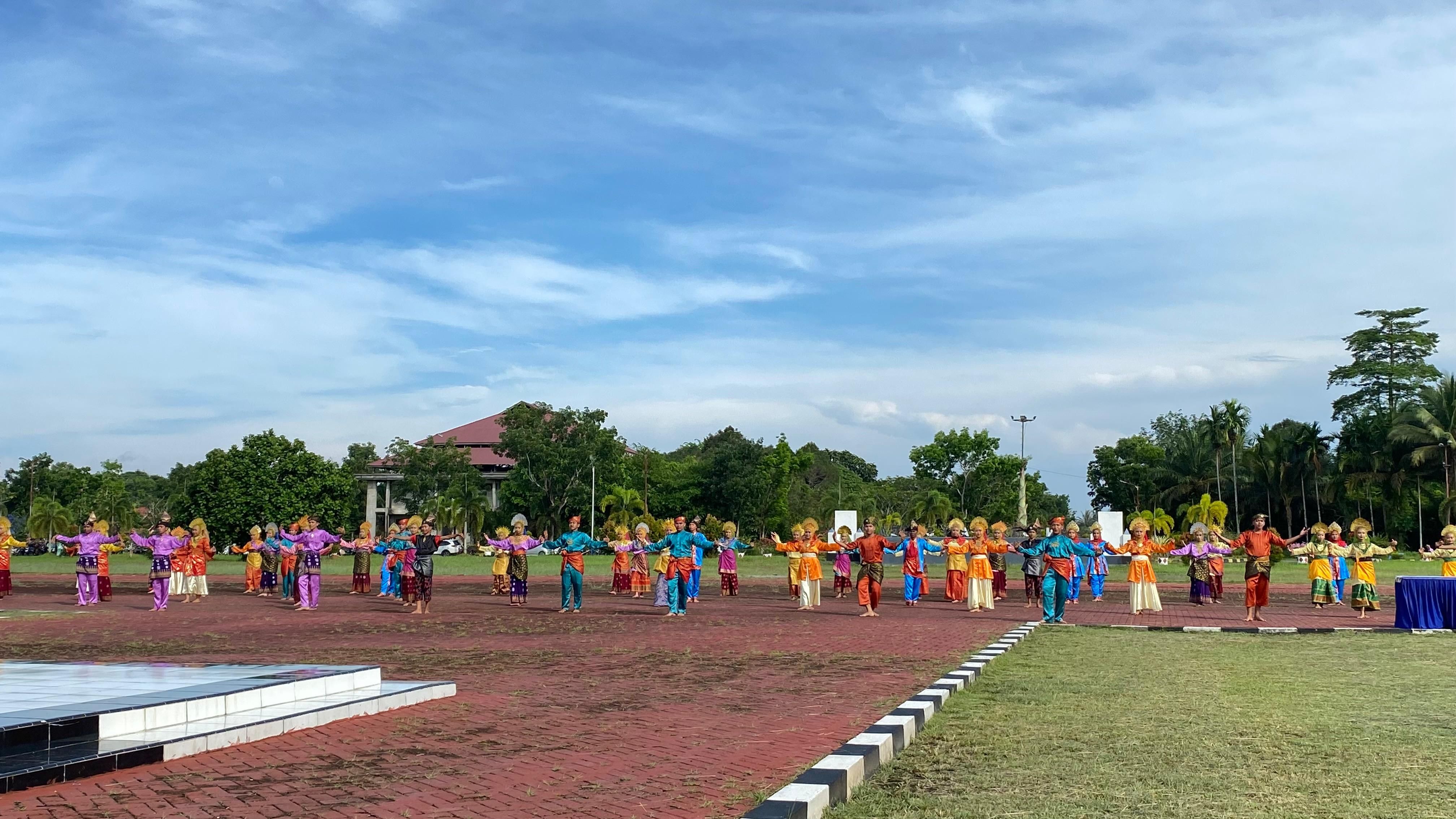 Sambas Rayakan Hari Jadi ke-394 dan HUT ke-26 Perpindahan Ibu Kota dengan Semangat Menebar Berkah Menuai Berkemajuan