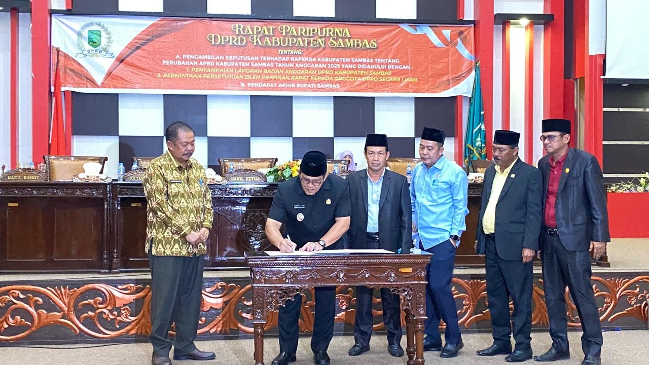 DPRD Sambas Ketuk Palu Sahkan Perubahan APBD 2025, Wabup Sambas Berikan Apresiasi