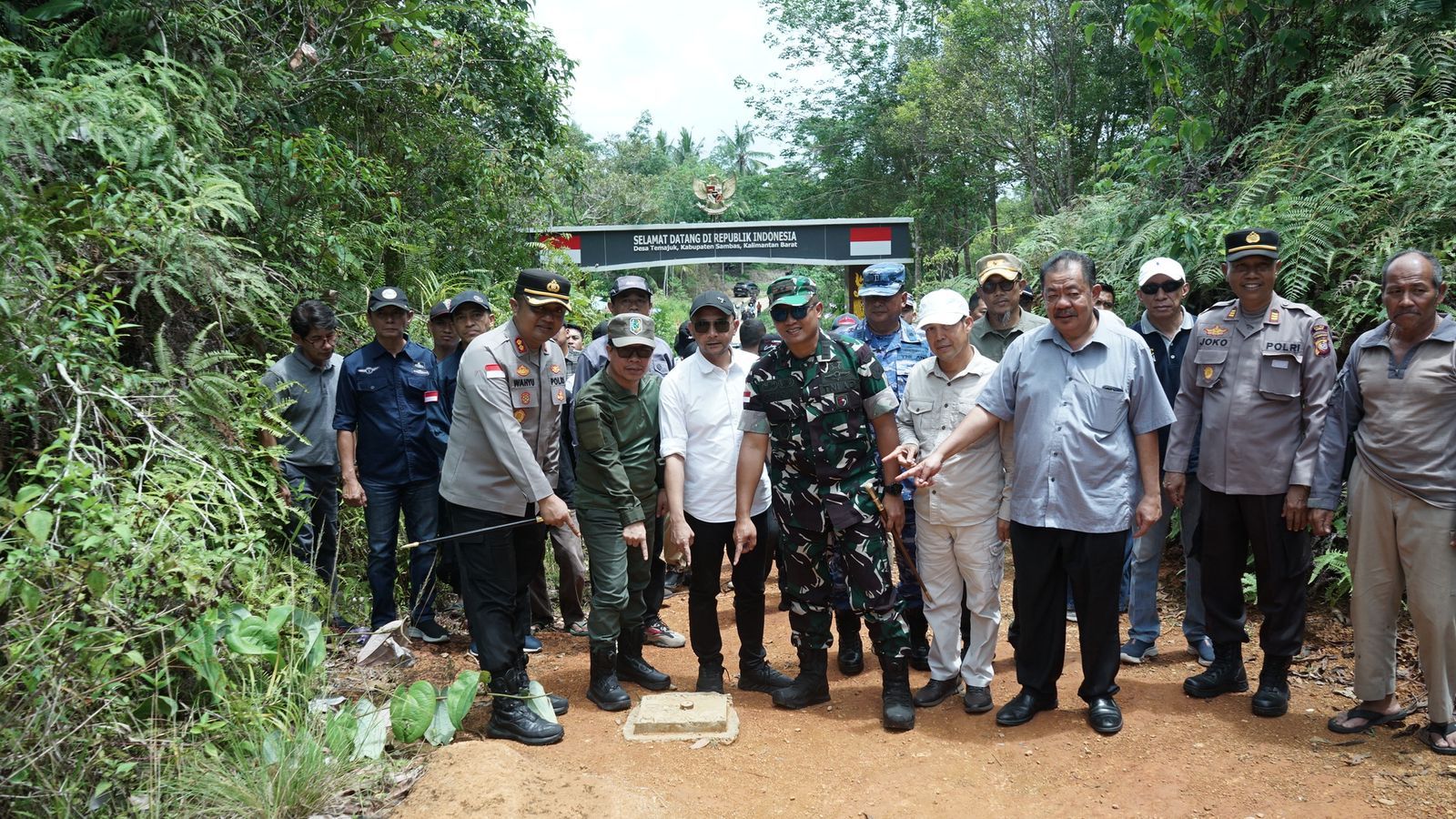 Bupati Sambas Tinjau Lokasi Rencana Pembangunan PLBN Tanjung Datok di Temajuk Sambas