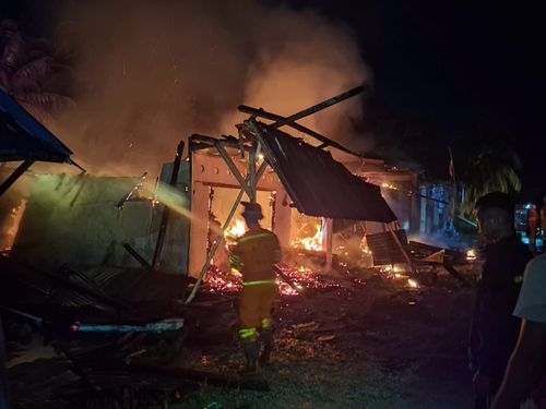 Kebakaran Hanguskan 5 Ruko di Tangaran, Kerugian Capai Rp700 Juta