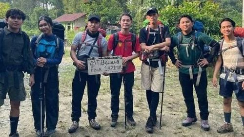 Pendaki Asal Pontianak Tersambar Petir di Gunung Bawang, Satu Meninggal Dunia