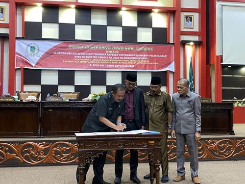 Sekda Sambas Sampaikan Pendapat Akhir Bupati Terkait Pertanggungjawaban Pelaksanaan APBD 2023