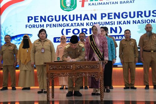 FORIKAN Kalbar Resmi Dikukuhkan, Ria Norsan Ajak Keluarga Biasakan Anak Makan Ikan