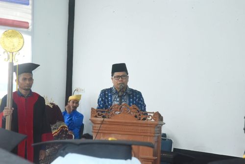 Hadiri Wisuda UNNISAS, Bupati Sambas Dorong Lulusan Jadi Agen Perubahan dan Pencipta Lapangan Kerja