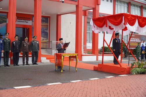 Upacara Peringatan Hari Kesaktian Pancasila di Sambas Berlangsung Khidmat di Tengah Gerimis