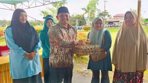 Operasi Pasar Murah di Kecamatan Tekarang, Pemkab Sambas Bantu Warga Jelang Idulfitri